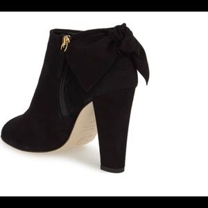 Delman suede bootie with zip. Holidays or with jeans for a fun look. SZ 7.5